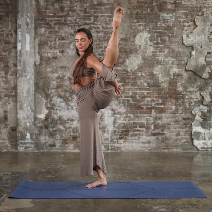 Liforme Original Yoga Mat – Free Yoga Bag Included - Patented Alignment System, Warrior-like Grip, Non-slip, Eco-friendly, sweat-resistant, long, wide, 4.2mm thick mat for comfort-GravixFit