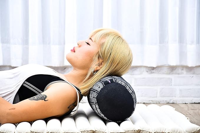Leewadee Small Yoga Bolster – Shape-Retaining Cervical Neck Roll, Tube Pillow for Comfortable Reading, Kapok Filling, 22 x 6 x 6 inches-GravixFit